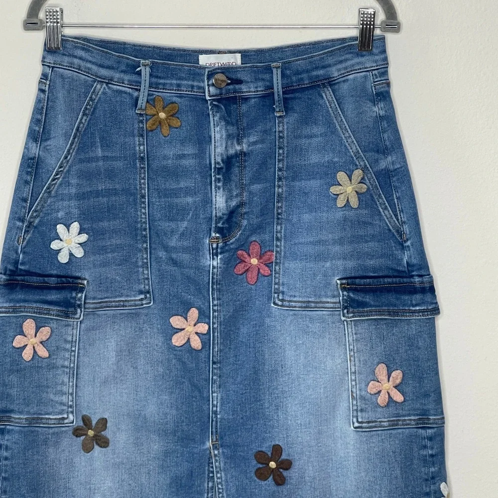 Driftwood Piper Floral Embroidered Denim Cargo Midi Skirt Blue Womens Size 29 - Picture 3 of 9